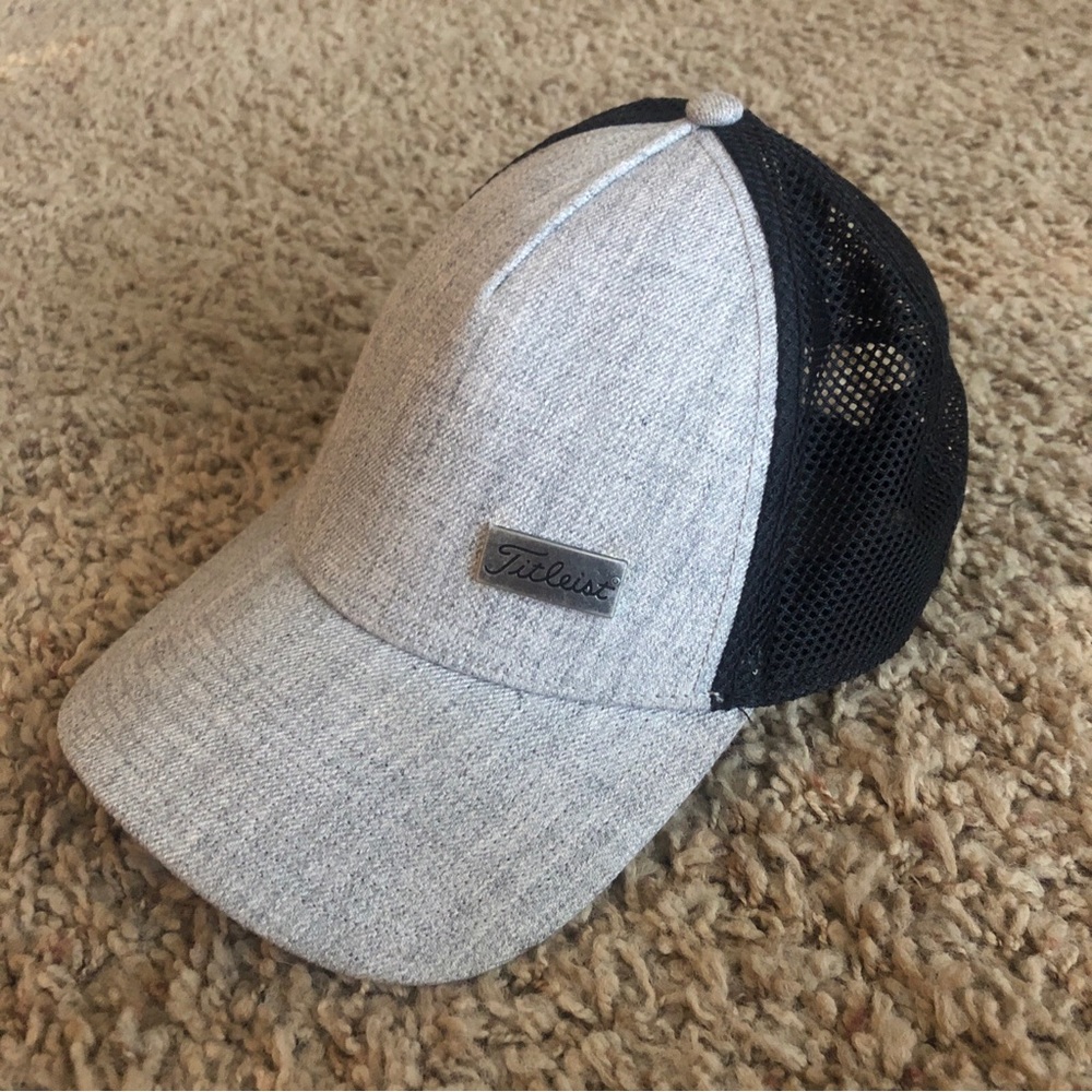 Titleist Golfing Brand Grey And Black Adjustable Mesh Hat